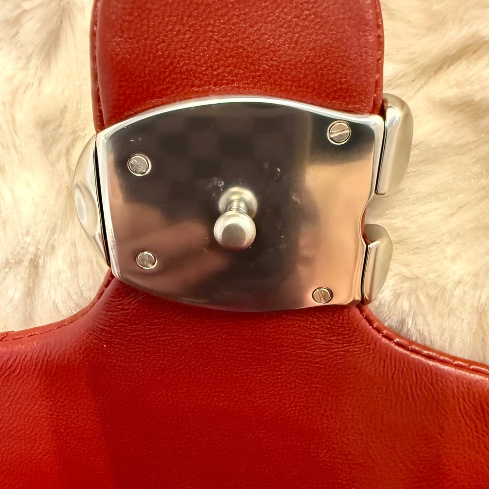 EUC Coach quilted tabby 26 shoulder/crossbody in dark ruby with silver hardware - Picture 9 of 12